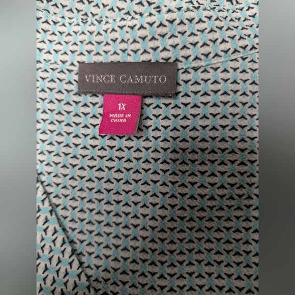 Vince Camuto 1X Womens V-Neck Tank Top Blue Patterned Lightweight - Picture 3 of 7